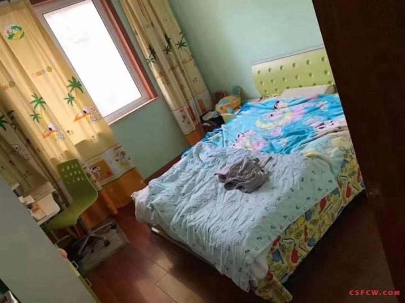 c常熟老街名仕坊，115平米，3室2卫，205万，南北通透，中层，满2年