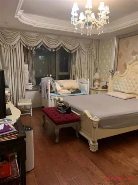 c世茂三期中层270平，豪装，490万，满2年，大班