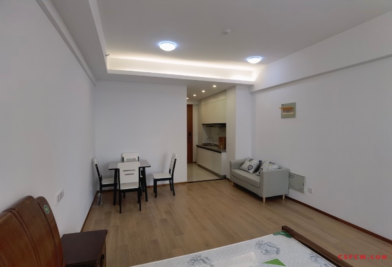 世茂片-凤凰城，全新精装公寓首租，拎包入住，2300元/月