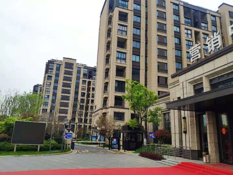 香悦四季，内部特价首付20万，现房洋房，环境漂亮即买即住