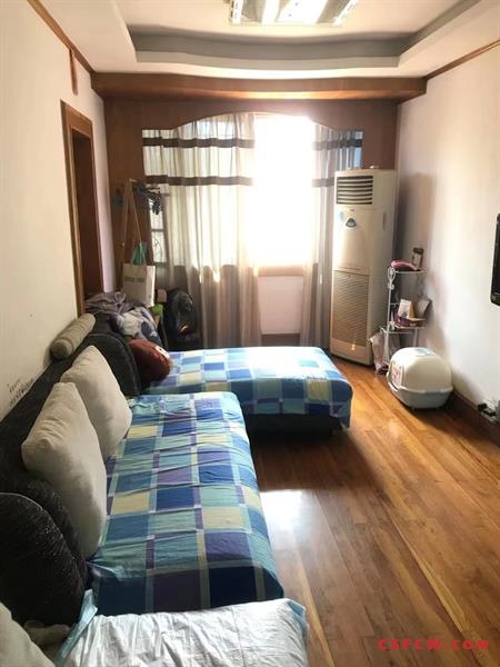 李闸路96号，3室2厅1卫，92平，3楼，清爽装修，车库7平，149万