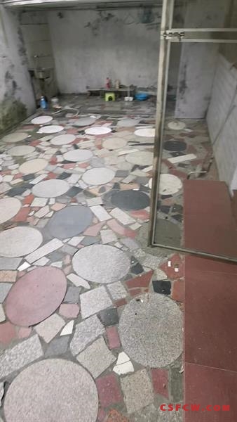 大润发旁，八仙桥东，小独院，160平，院子50平，满2年，408万