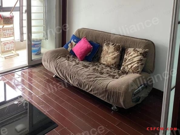 派公馆19楼精装好房1房/2厅/1卫朝南60平米1800元/月