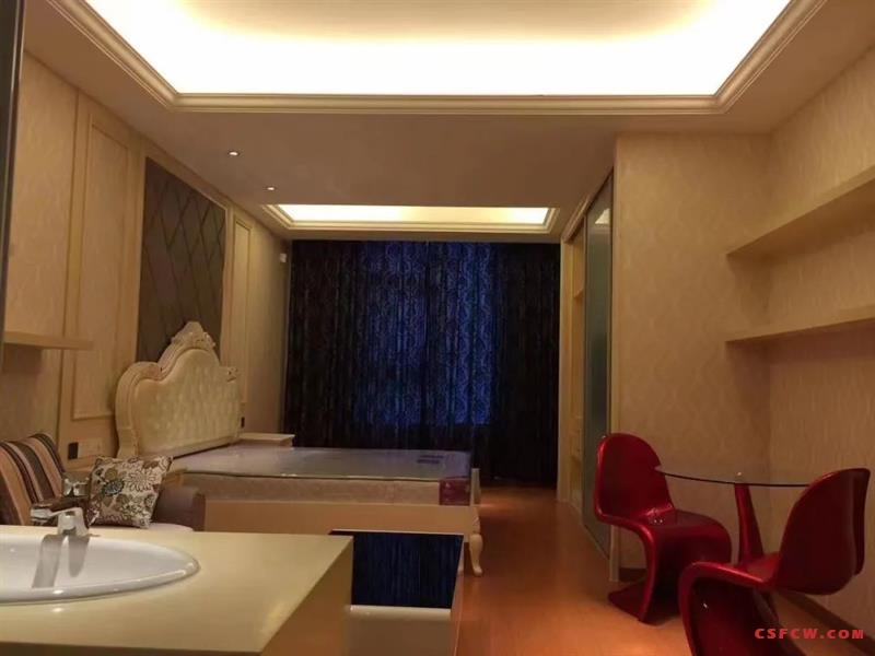 格林小镇8楼精装好房3房/2厅/2卫朝南128平米138万