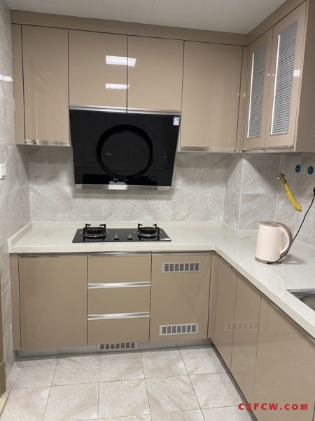 褐石源筑3楼精装好房4房/2厅/2卫朝南146平米3900元/月