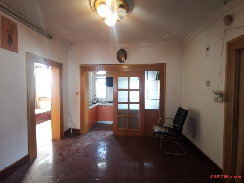 五新新村一区4楼简装好房3房/2厅/1卫朝南80平米165万