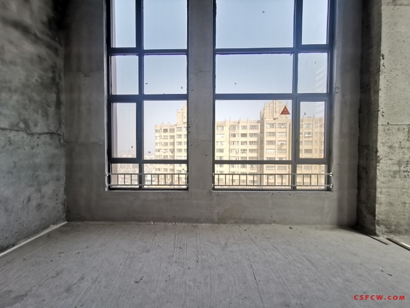 凤凰城26楼精装公寓1房/1厅/1卫朝南52平米56万