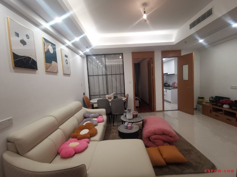 凤凰城6楼精装好房2房/1厅/1卫朝南69平米78万