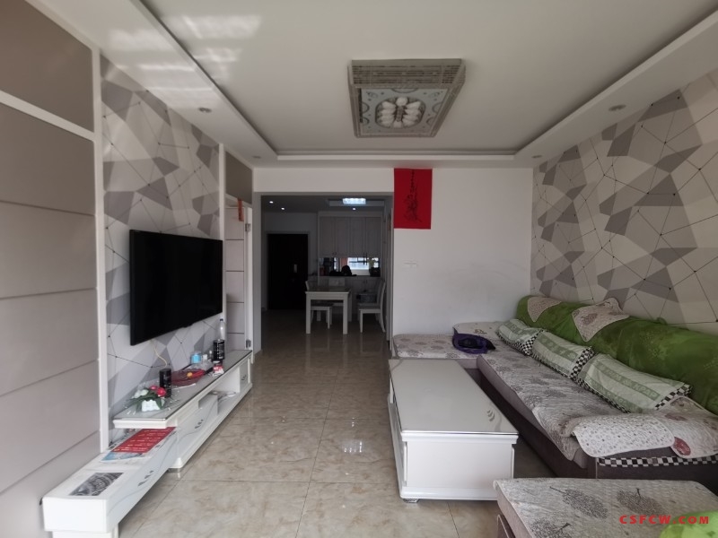 世茂五期名门20楼精装好房2房/2厅/1卫朝南95平米210万