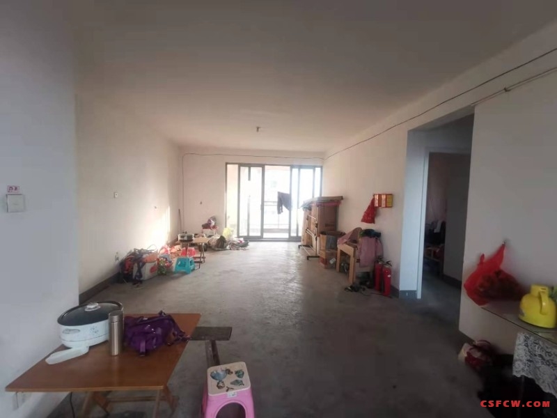 世茂御珑湾7楼毛坯好房3房/2厅/2卫朝南143平米278万