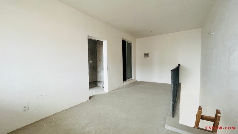 中南锦苑20楼毛坯好房3房/2厅/2卫朝南119平米265万