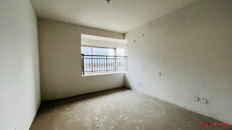 铂克花园毛坯好房3房/2厅/2卫朝南106平米185万