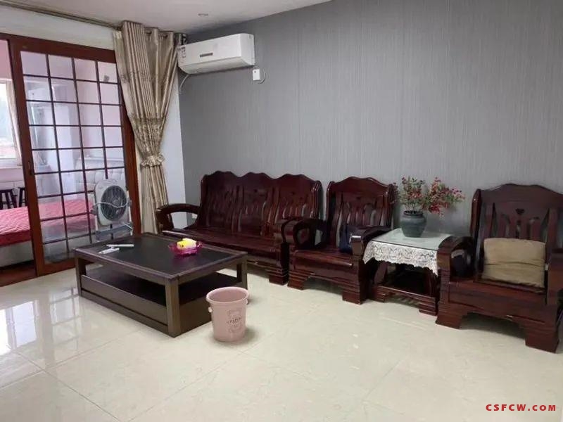 信一广场，2室2厅1卫，90平，精装设全，有车位，2600元/月