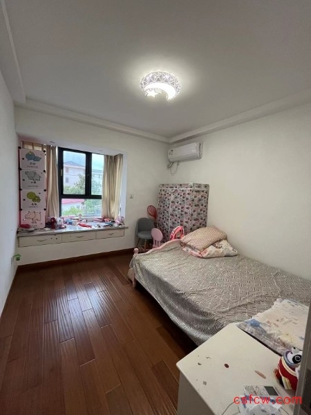 衡泰里宫精装好房4房/2厅/2卫朝南135平米228万