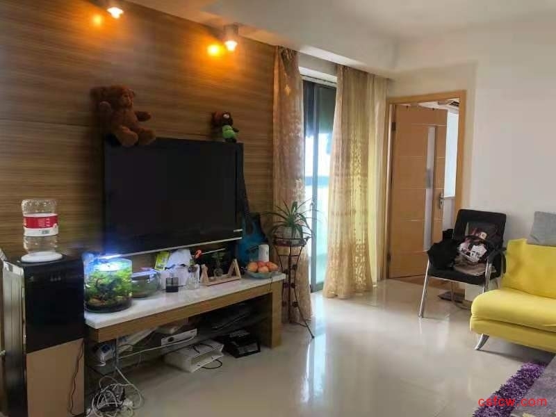 华府世家精装好房1房/2厅/1卫朝南75平米155万