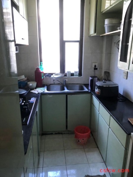 漕泾五区简装好房2房/1厅/1卫朝南65平米152万