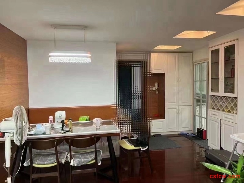 百盛花园精装好房3房/2厅/2卫朝南107平米145万