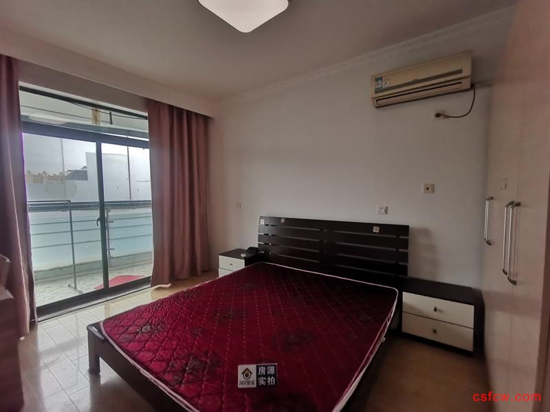 润欣花园简装好房2房/2厅/1卫朝南83.45平米2200元/月