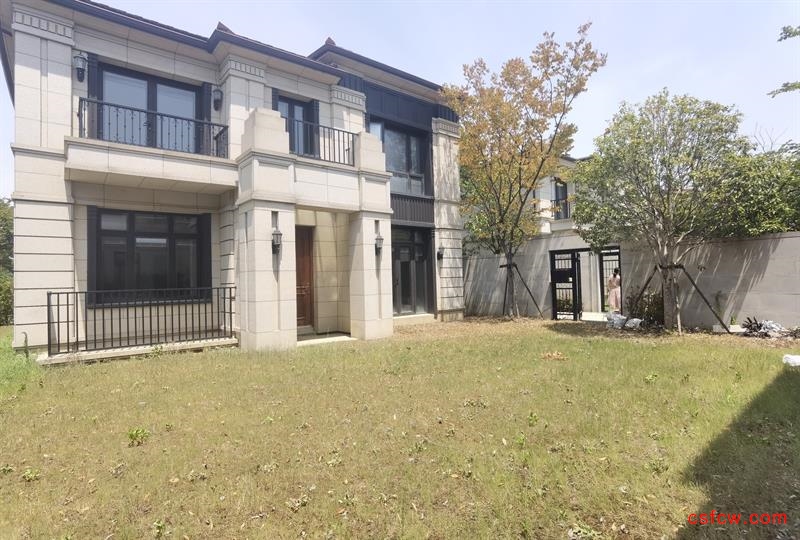 捡漏！三开间！名流御园独栋400平毛坯1100万，超大院子位置好！