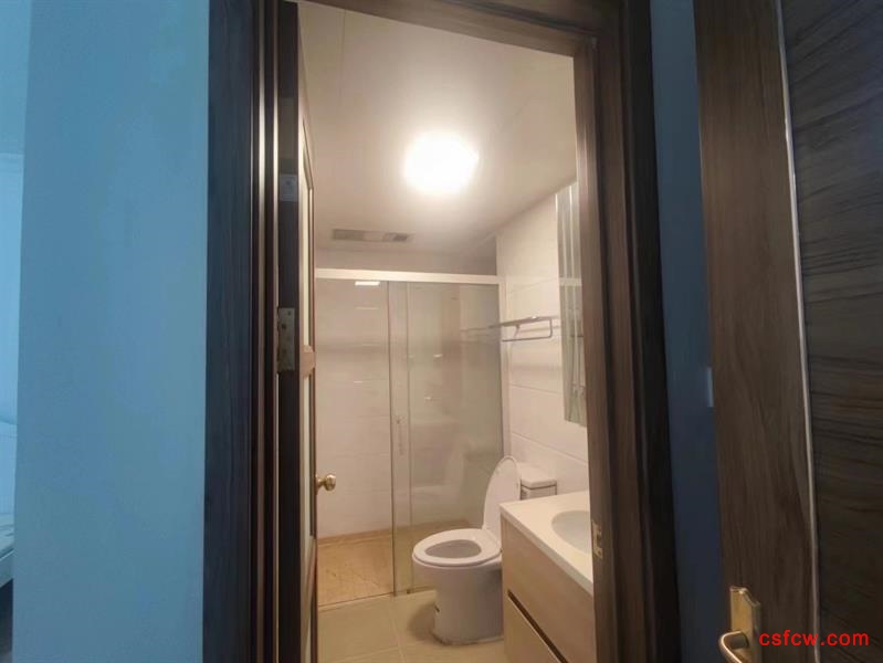 玫瑰园东区毛坯好房2房/2厅/2卫朝南92平米140万