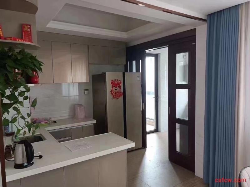 鲲湖天境花园精装好房5房/2厅/3卫朝南214平米310万