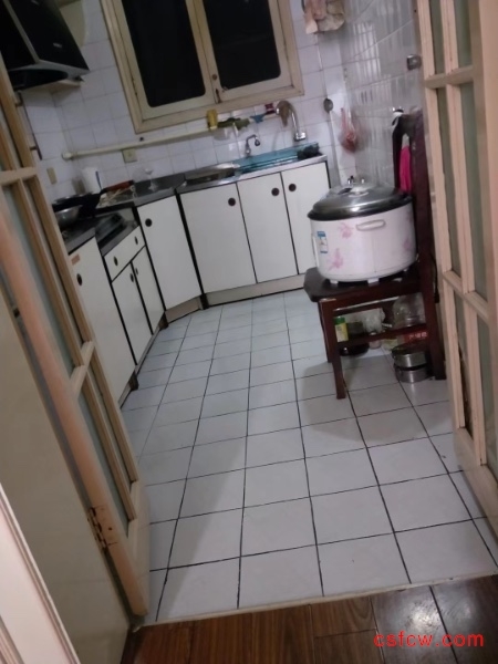 五星六区简装好房3房/1厅/1卫朝南80平米1600元/月