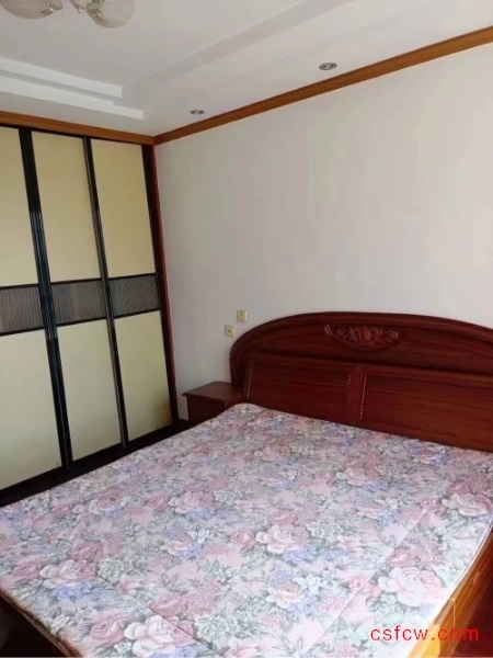 明日星城精装好房2房/2厅/1卫朝南103平米138万