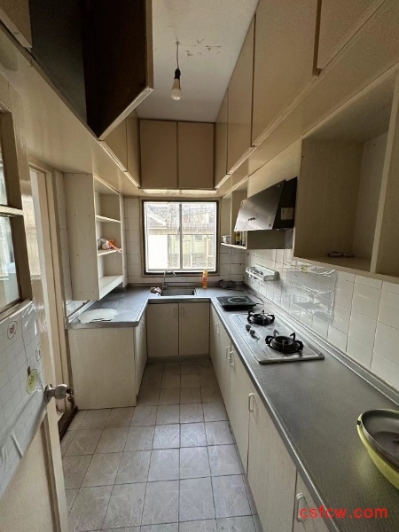 五星四区简装好房2房/2厅/1卫朝南64平米140万