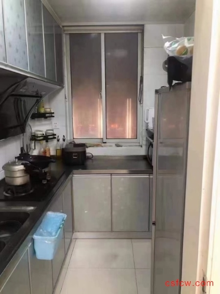 五星七区精装好房2房/2厅/1卫朝南65平米135万