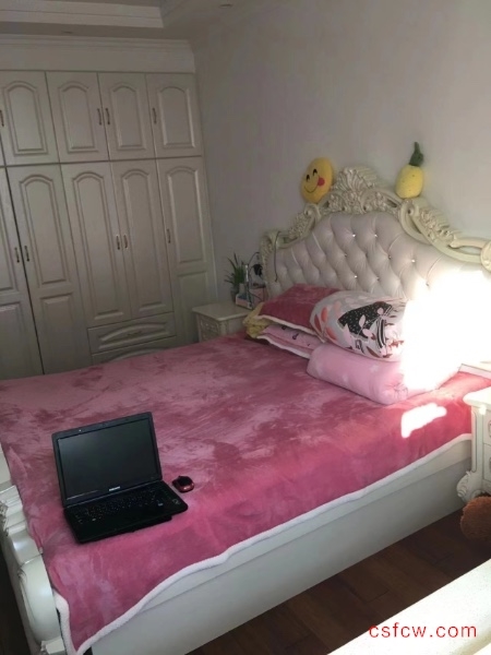 漕泾六区精装好房2房/2厅/1卫朝南75平米145万