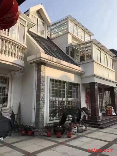 金枫花园精装好房5房/3厅/4卫朝南250平米598万