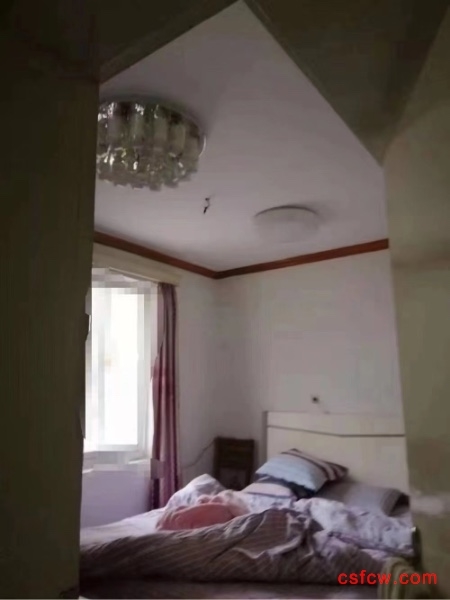 虞园新村二区精装好房2房/2厅/1卫朝南66平米152万