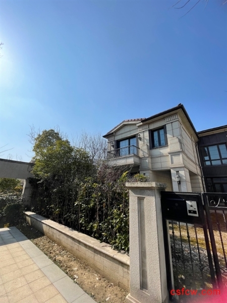 名流御园毛坯好房4房/3厅/4卫朝南405平米1180万