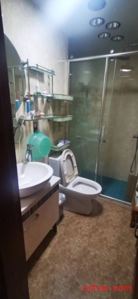 五星四区简装好房2房/2厅/1卫朝南65平米128万