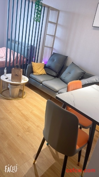 名流御园毛坯好房4房/2厅/3卫朝南430平米850万