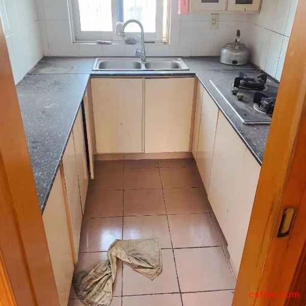 虞园新村二区简装好房2房/2厅/1卫朝南64平米138万