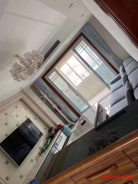 东湖京华京珠苑豪装好房4房/2厅/2卫朝南142平米155万