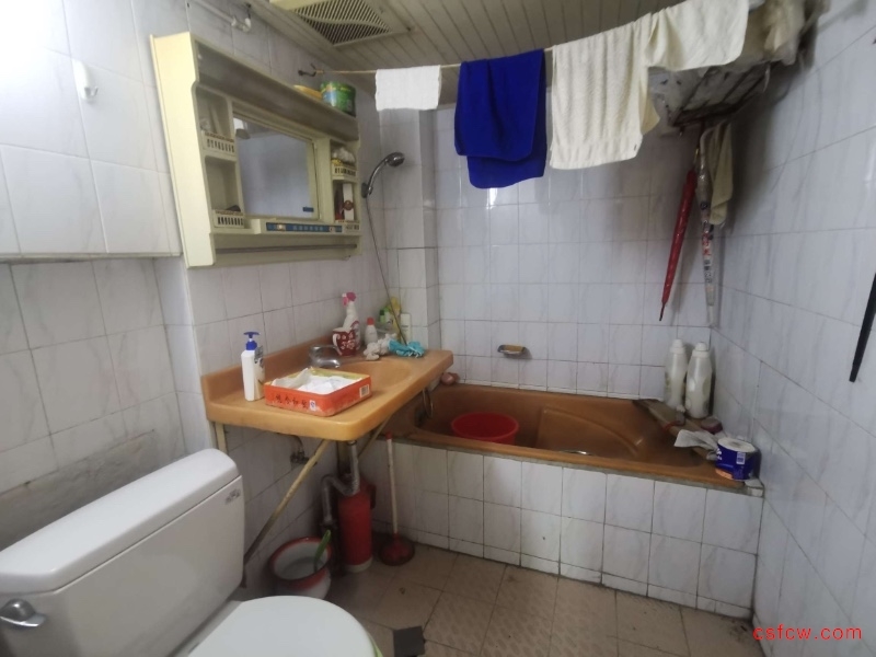 五星五区简装好房3房/2厅/1卫朝南65平米135万