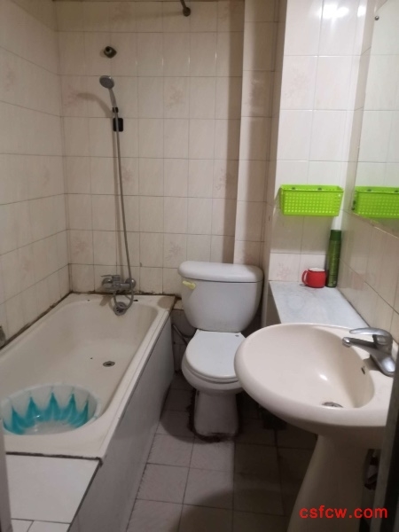 五星二区简装好房2房/2厅/1卫朝南70平米125万