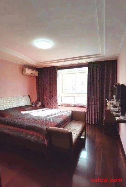 锦荷佳苑精装好房4房/2厅/2卫朝南134平米180万