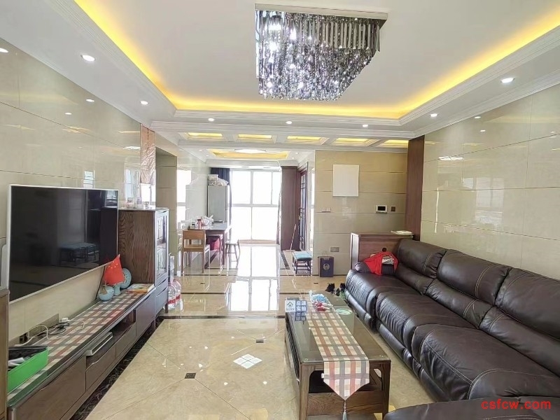 铂克花园精装好房3房/2厅/2卫朝南135平米196万