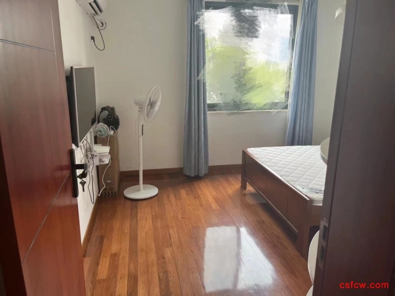 菜园新村简装好房2房/2厅/1卫朝南70平米90万