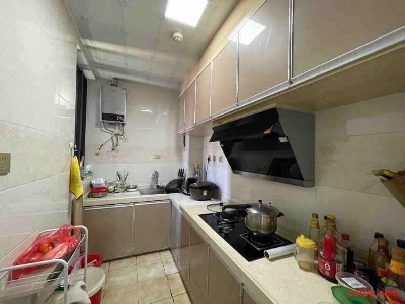 阜湖路简装好房2房/2厅/1卫朝南64平米60万