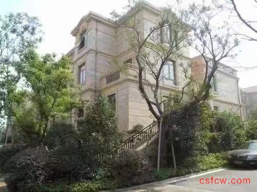 虞景山庄，联体别墅，380平，毛坯，带院子，755万