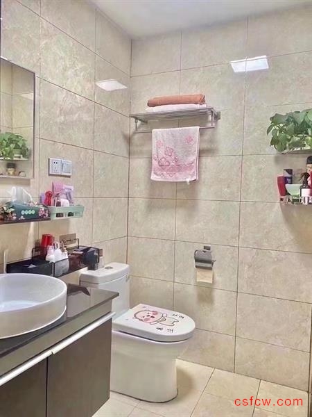 纺装小区，80平，精装，130万