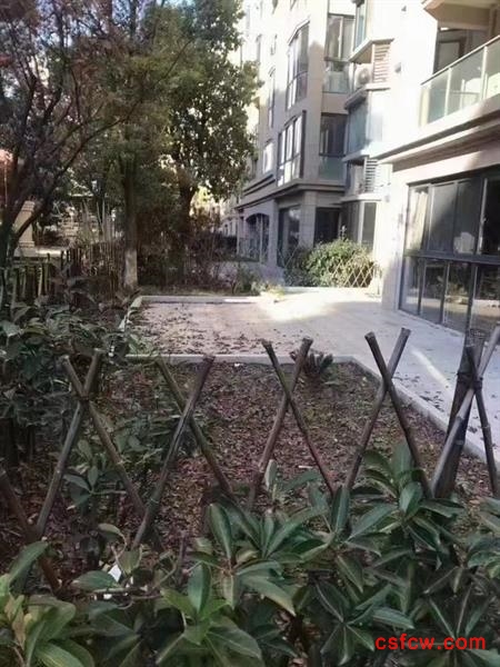 星宝花园，底楼带院子，带车位车库，200万