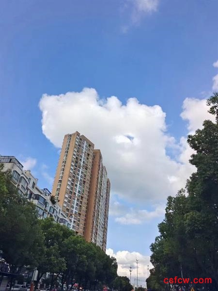 常熟老街，85平，精装，底楼带院子，70万