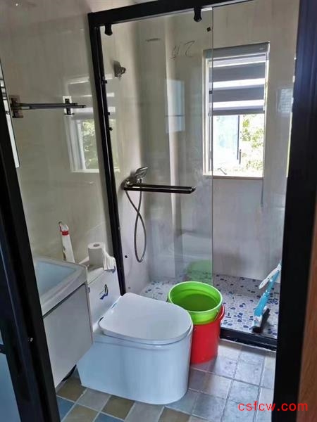 五星四区精装好房3房/2厅/1卫朝南75平米2100元/月