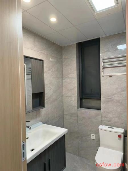 凤栖云筑精装好房3房/2厅/2卫朝南120平米3900元/月