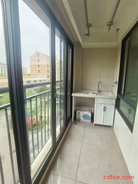 金山苑精装好房2房/2厅/1卫朝南80平米2300元/月